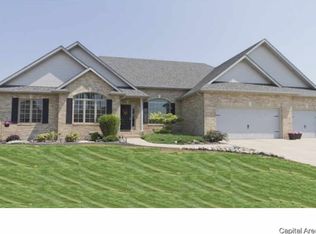 911 Deerfield Rd, Chatham, IL 62629