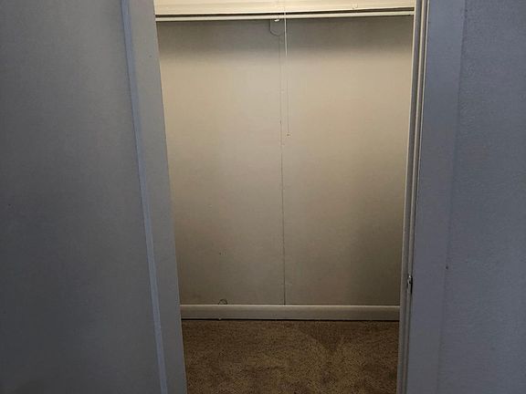 Walk in closet master