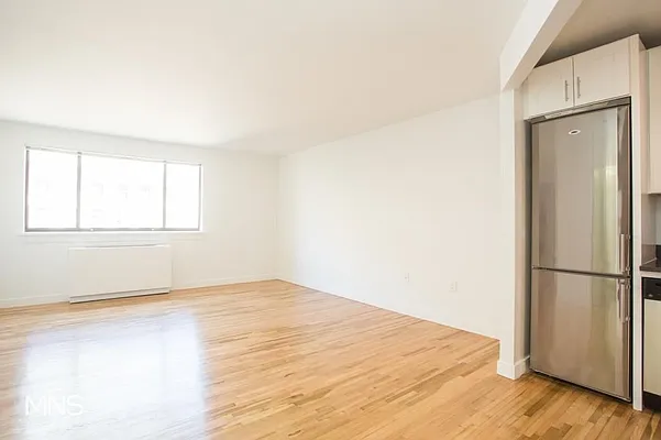Rented by MNS Marketing | media 33