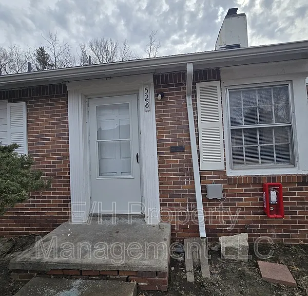 528 S Glendale St — Photo 1