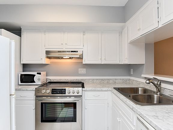 5th image of 2530 E North St Unit 1-8