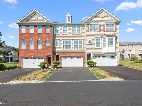 18 Rosy Ridge Ct, Telford, PA 18969