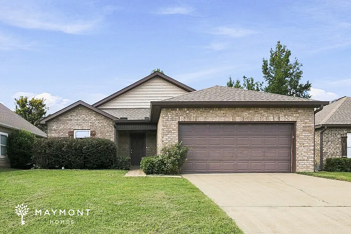 300 Prairie Field Dr — Photo 1