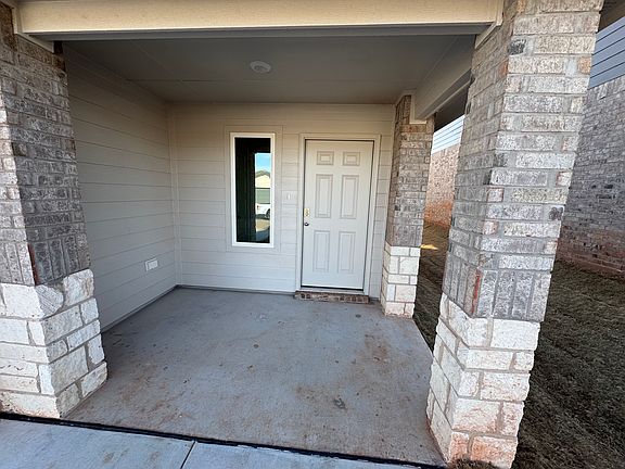 2nd image of 628 NE 107th St