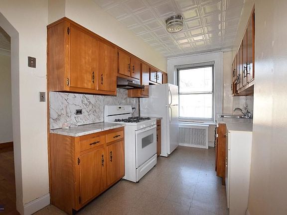 2nd image of 113 1st Pl APT 4