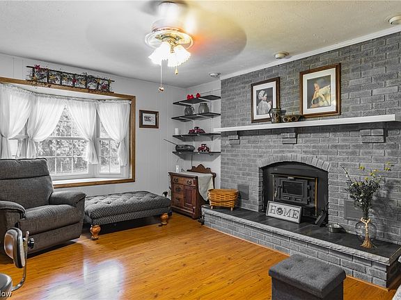 5th image of 3 Oak Cir