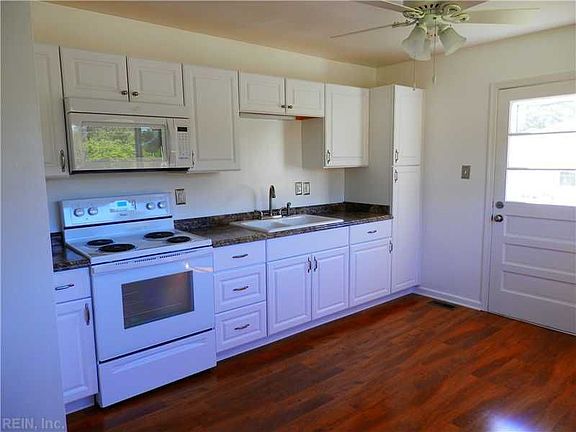 3rd image of 581 Lavender Ln
