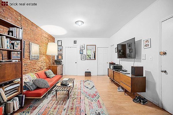 1st image of 220 Court St #1