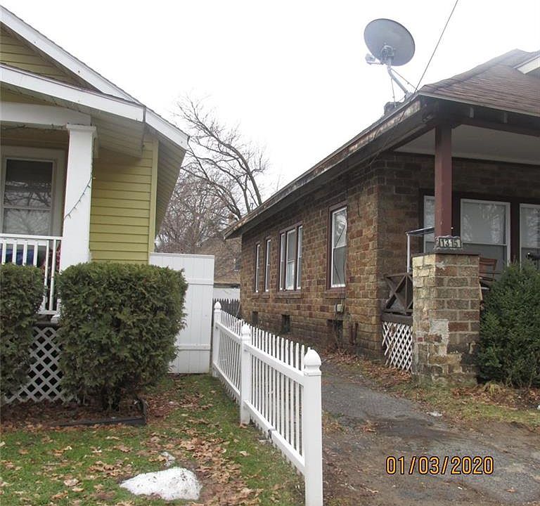 2nd image of 1315 Oak St