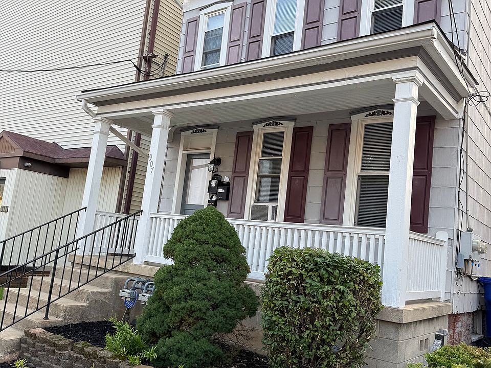 1st image of 907 N Duke St APT 1