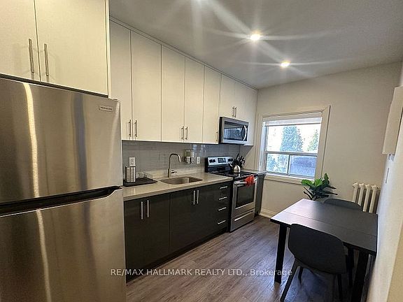 3rd image of 595 Saint Clair Ave W #4