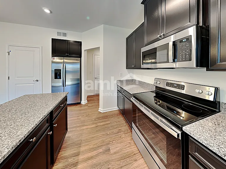 612 Hamilton Park Dr — Photo 4