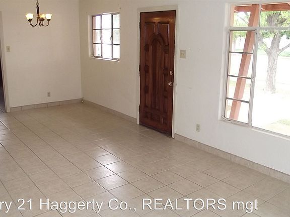 4th image of 4919 Guadalupe Dr