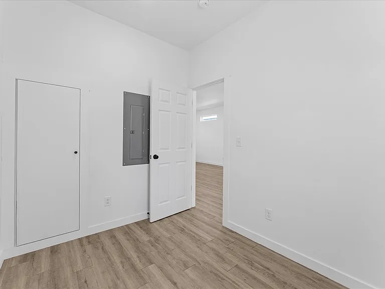 941 Ventnor Ave — Photo 17
