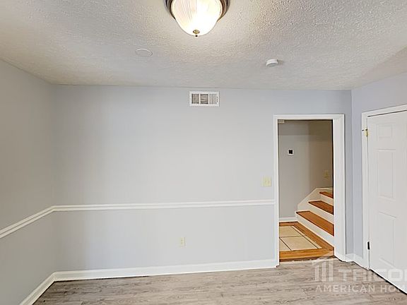 4th image of 6564 Oakwood Dr