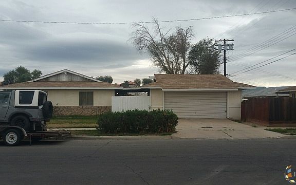 4th image of 1591 Desert Gardens Dr