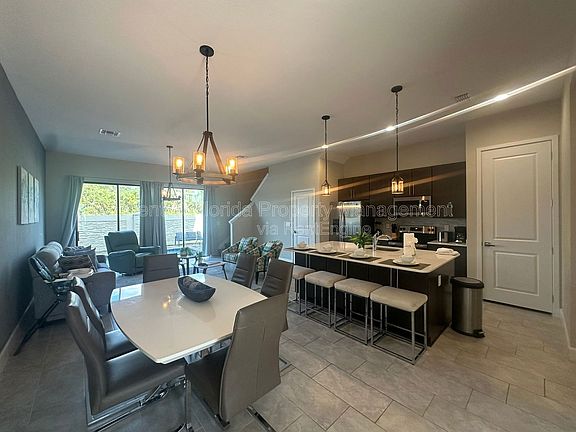4th image of 240 Villa Domani Cir