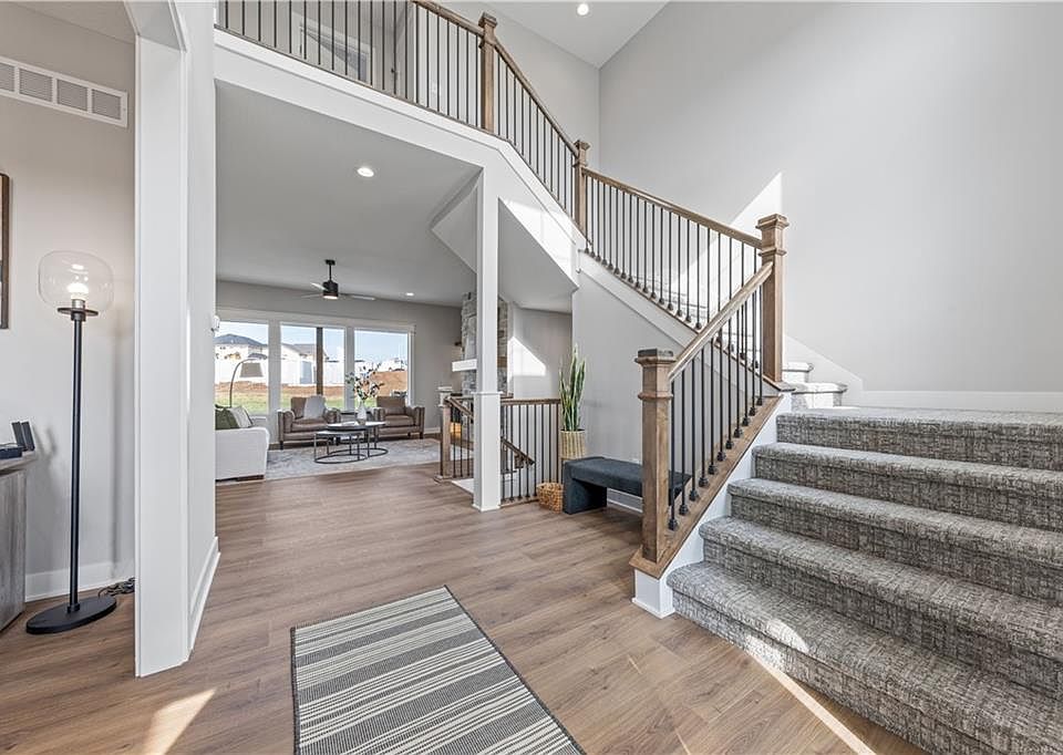 17194 S Heatherwood St, Olathe, KS 66062 | Zillow