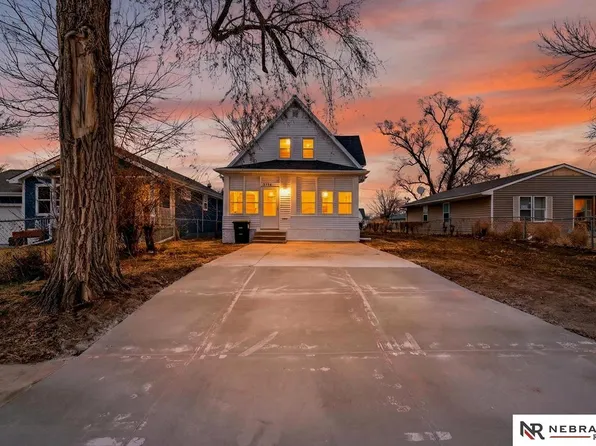 2566 Manderson St, Omaha, NE 68111
