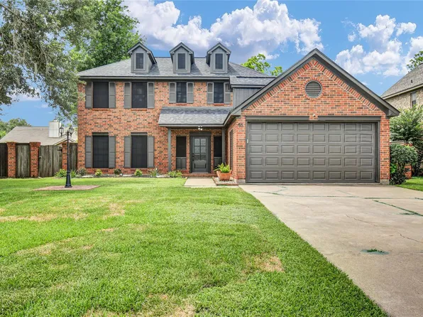 55 Sweetleaf Ct, Lake Jackson, TX 77566