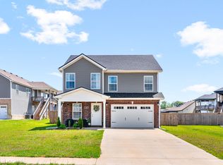 360 Dugger Dr, Clarksville, TN 37042