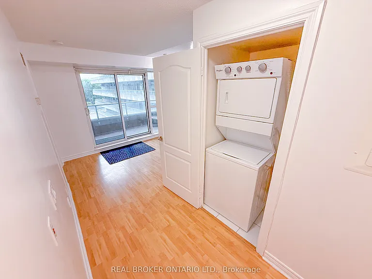 70 Town Centre Ct #511 — Photo 9