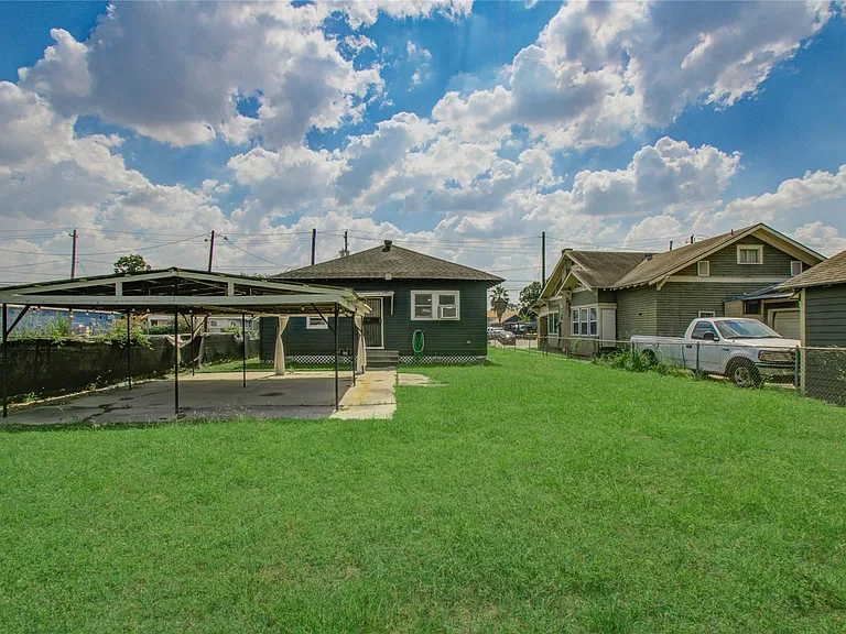 901 Boundary St — Photo 29