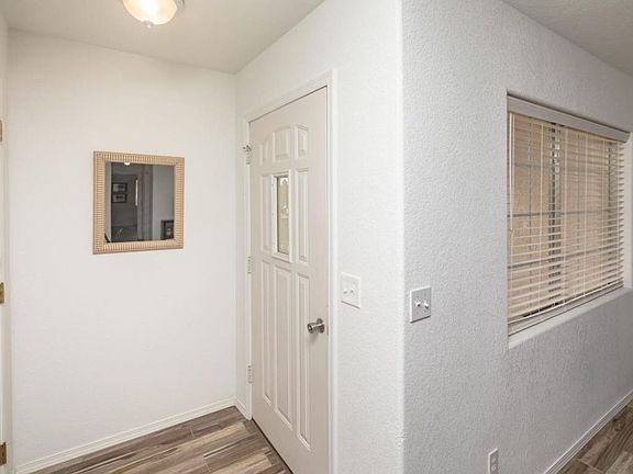 5th image of 2031 Magnolia Dr #102