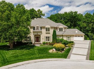 5925 S Conservancy Dr, New Berlin, WI 53151