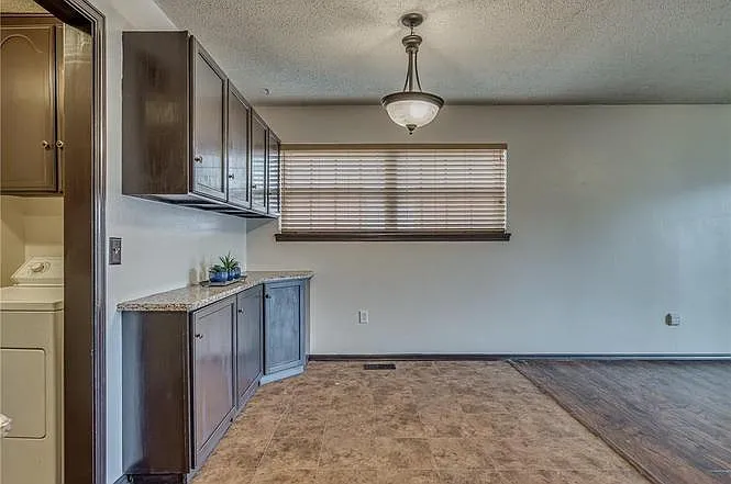 801 Robin Hill Rd — Photo 11