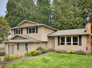 18716 104th Ave NE, Bothell, WA 98011