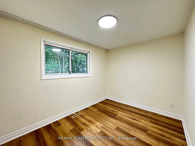 129 Sexton Cres #MAIN — Photo 25
