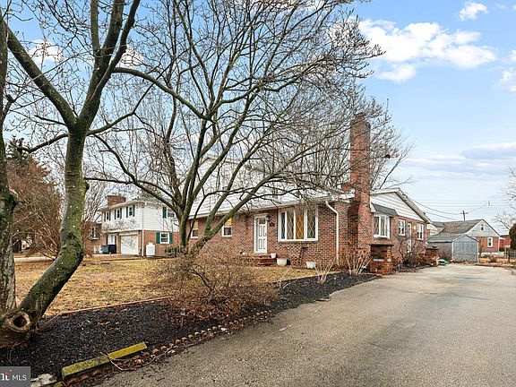 2nd image of 1034 Excelsior Dr