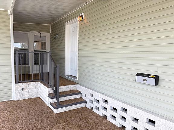 2nd image of 1503 23RD AVENUE W