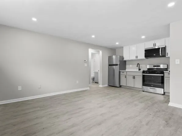 11 Bennett Dr #2, Stoughton, MA 02072