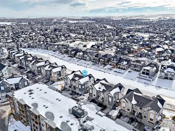 294 N Canals Xing SW, Airdrie, AB T4B 4L3
