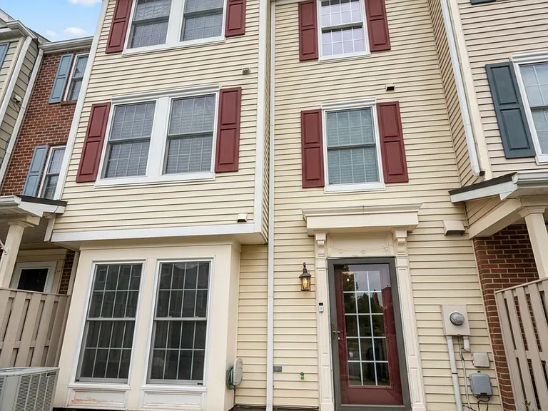 594 Cascade Way #1 — Photo 3