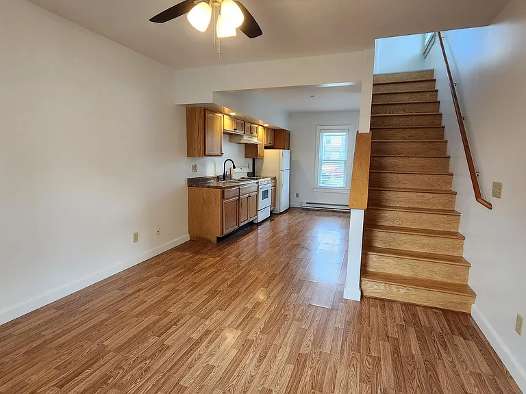 230 Scott Ave #A — Photo 11
