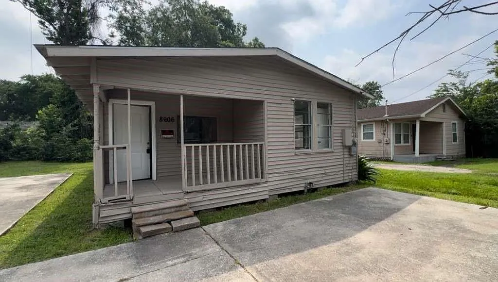3 bed, 1.0 bath, 888 sqft, $1,495 — Photo 1