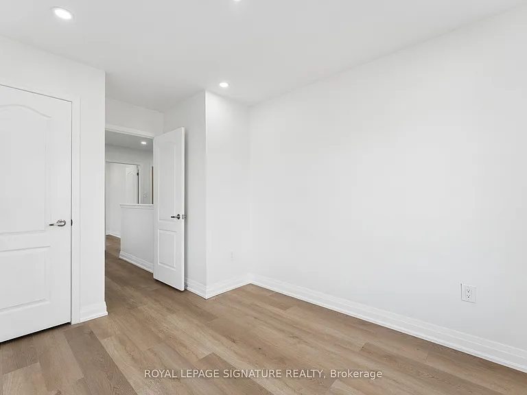 122 Baycliffe Cres — Photo 38