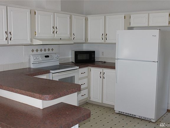 4th image of 100 N Lake View Dr