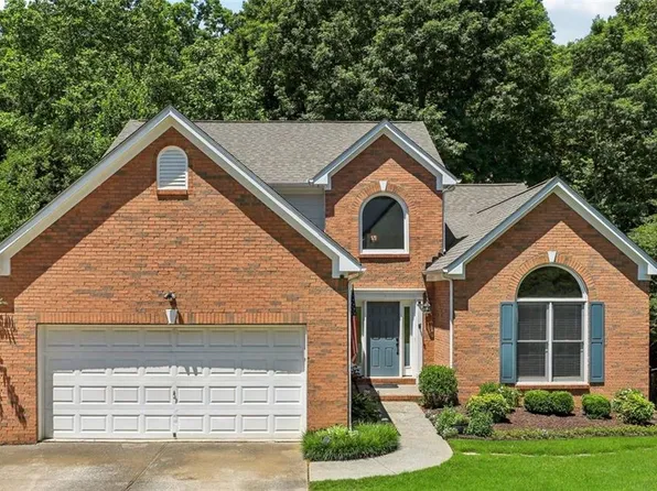 1068 Blankets Creek Dr, Canton, GA 30114