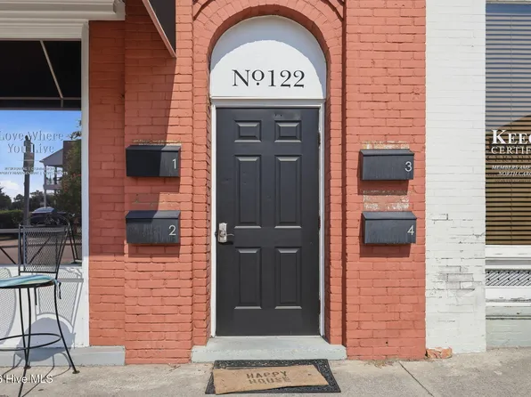 122 S Market St #1, Washington, NC 27889