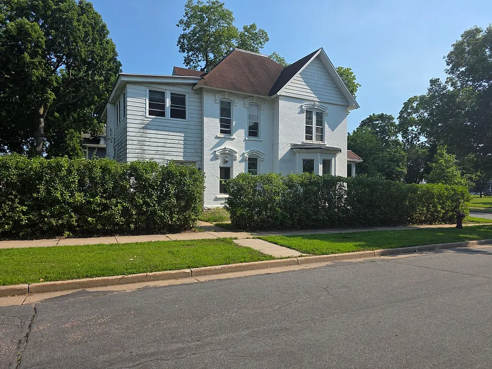 705 E Grand Ave