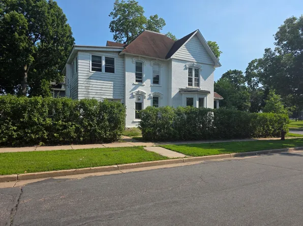 705 E Grand