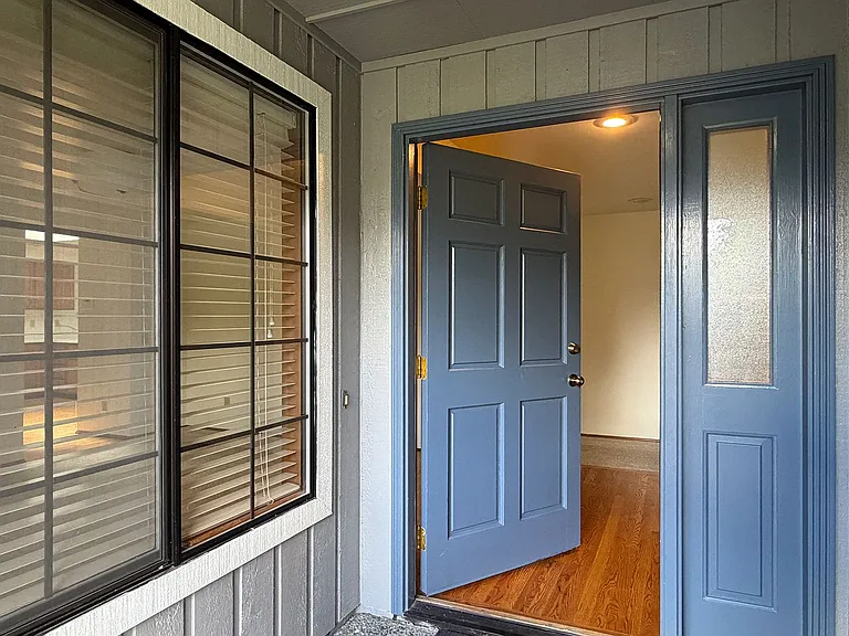 6335 114th Ave SE — Photo 2