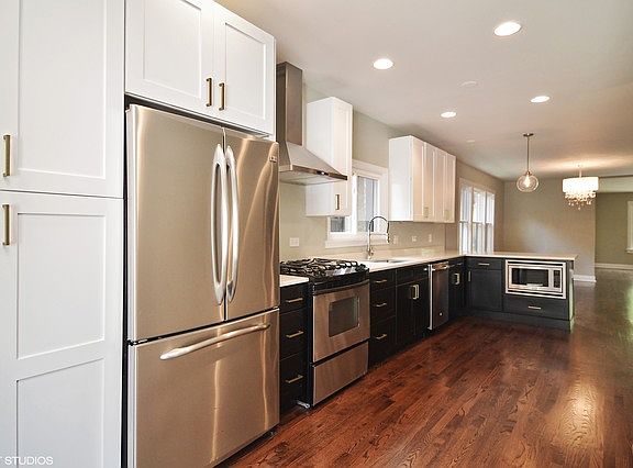 4th image of 6137 N Maplewood Ave