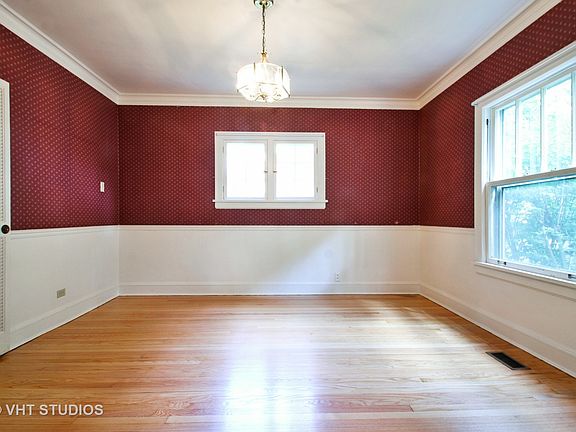 4th image of 247 Wood Ct