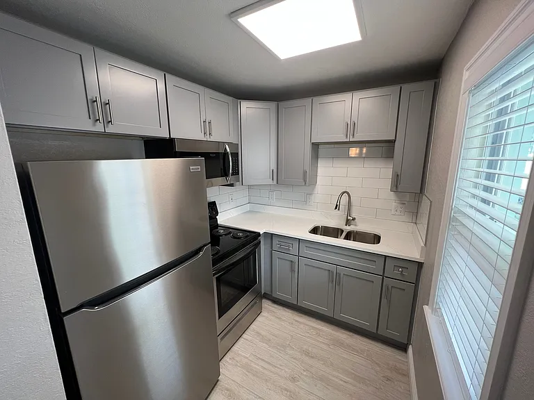 575 Clearwater Largo Rd N #7 — Photo 5