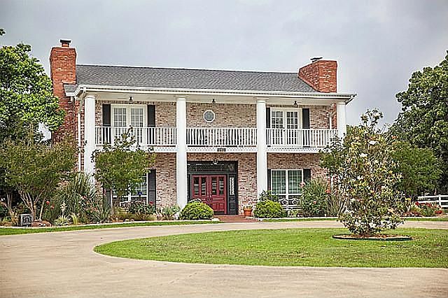 1st image of 191 Green Oaks Dr